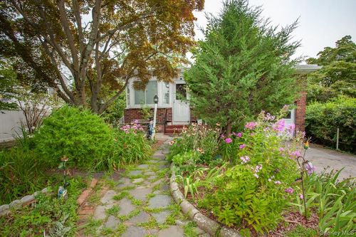 211 Broadway, Verplanck, NY, 10596-7725 | Card Image