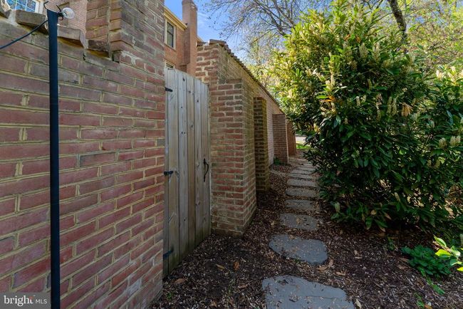 6628 Midhill Pl, Townhouse with 3 bedrooms, 3 bathrooms and null parking in FALLS CHURCH VA | Image 31