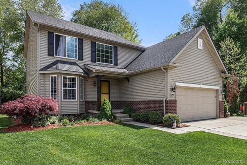 37459 S Dianne Ln, New Boston, MI, 48164-8006 | Card Image