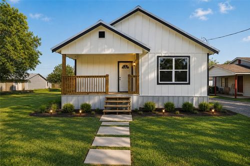 204 S Anderson St, Bremond, TX, 76629-5024 | Card Image