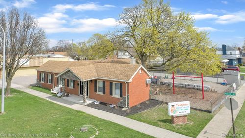 5043 Allen Rd, Allen Park, MI, 48101-2917 | Card Image