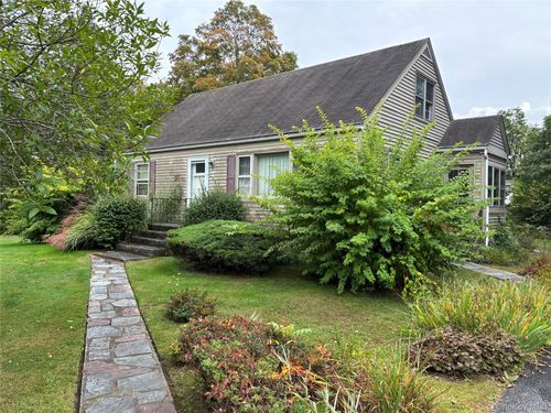 10 Patricia Ave, Fishkill, NY, 12524-1351 | Card Image