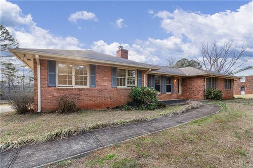 7085 Hobgood Rd, Fairburn, GA, 30213-2689 | Card Image