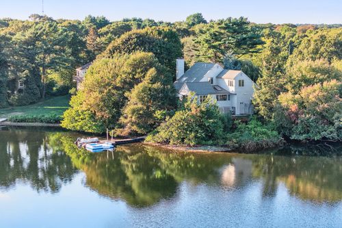 49 Lakeside Dr E, Centerville, MA, 02632-1834 | Card Image