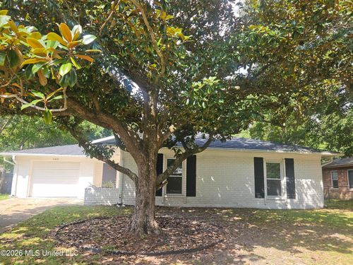 1309 Parktown Dr, Ocean Springs, MS, 39564-5813 | Card Image