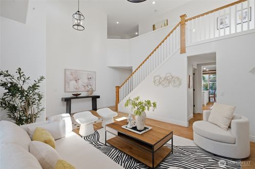 1847 145th Pl Se, Bellevue, WA, 98007-6019 | Card Image