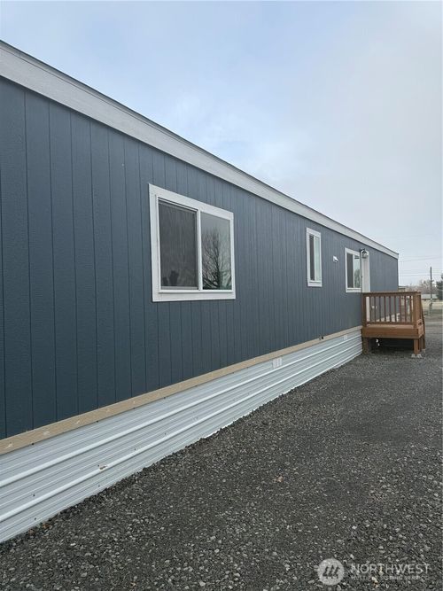 32-200 W Hawthorne Street, Connell, WA, 99326 | Card Image