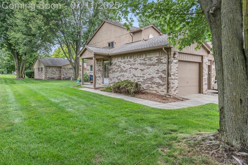 41455 Clinton Grove Dr, Clinton Twp, MI, 48038-2025 | Card Image