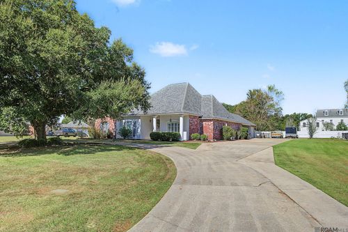 37353 Oak Grove Ct, Denham Springs, LA, 70706-0352 | Card Image
