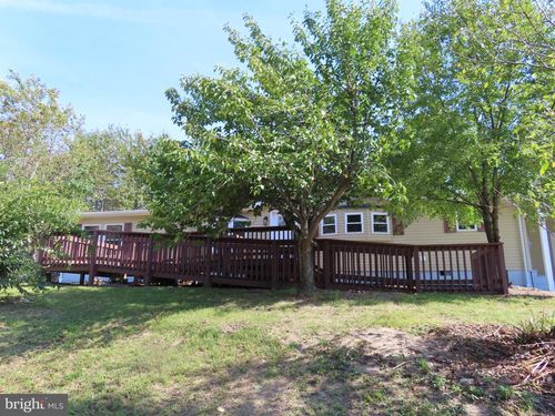 100 E Holly Dr, Lincoln, DE, 19960-9673 | Card Image