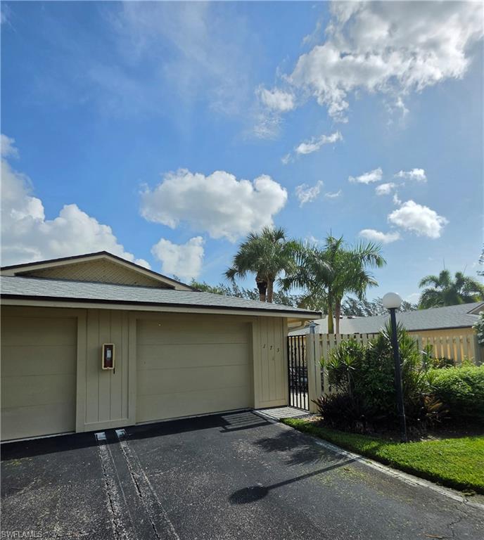 Residential in NAPLES 2
