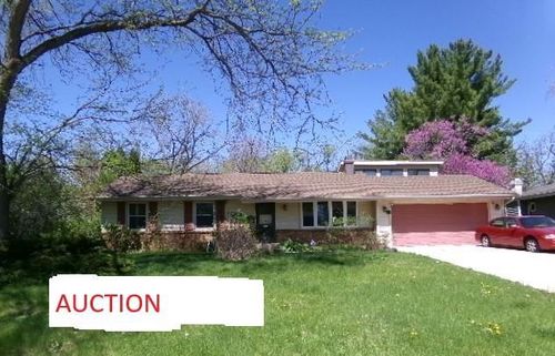 2855 Chatsworth Dr, Beloit, WI, 53511-1939 | Card Image