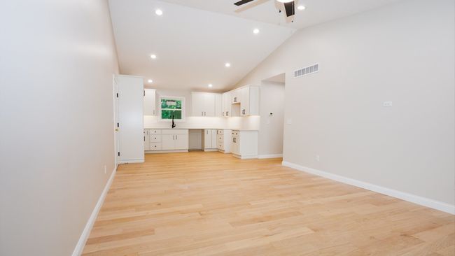 512 E Walnut St, House other with 2 bedrooms, 3 bathrooms and 2 parking in Hudson IL | Image 11