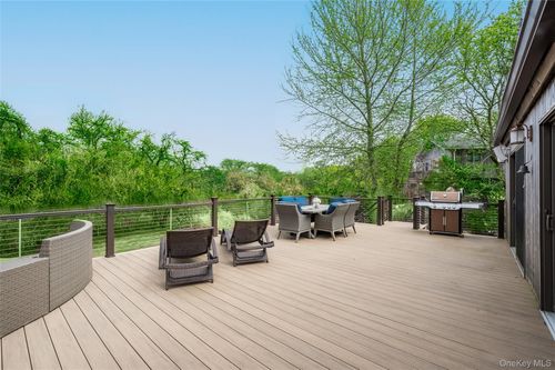 180 S Fairview Ave, Montauk, NY, 11954-5242 | Card Image