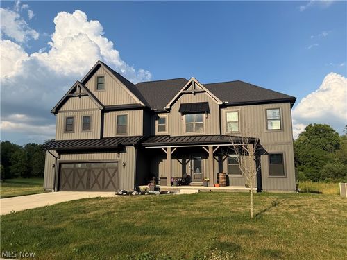 8196 Macthomas Ave Nw, North Canton, OH, 44720 | Card Image