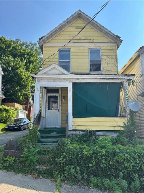 15 E Gaskill Ave, Jeannette, PA, 15644-3347 | Card Image