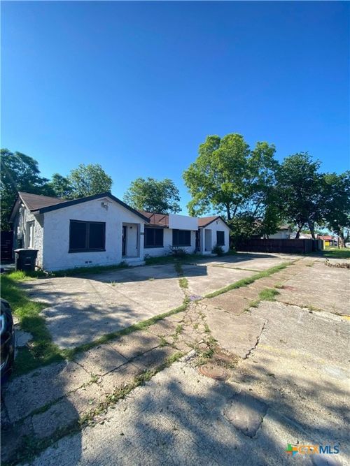 806 10th St, Killeen, TX, 76541-4827 | Card Image