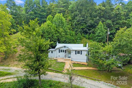 530 Rebel Ridge Rd, Marshall, NC, 28753-9495 | Card Image