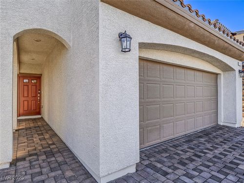 427 Larksong Ave, Henderson, NV, 89011-4533 | Card Image