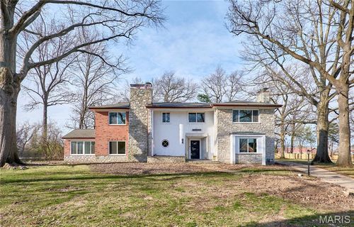 84 Bellerive Acres, Saint Louis, MO, 63121-4327 | Card Image