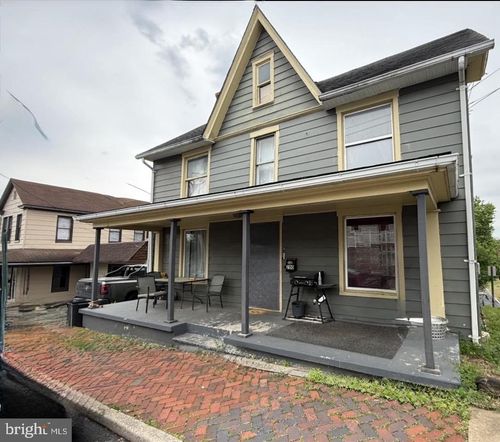 200 E John St, MARTINSBURG, WV, 25401-4217 | Card Image