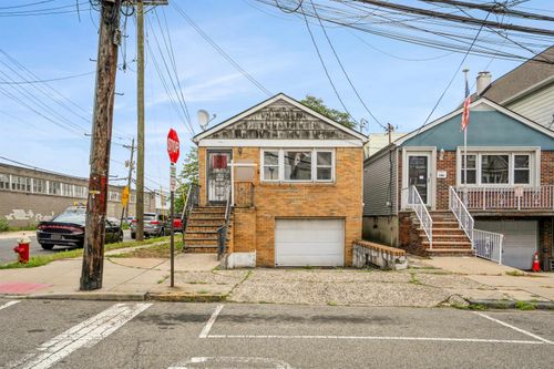 168 Humphrey Ave, Bayonne, NJ, 07002-1118 | Card Image