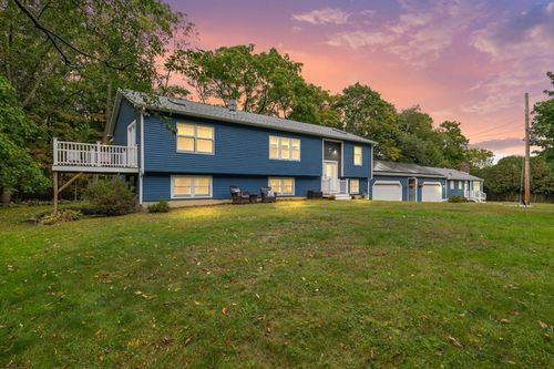 34 Pickering St, Essex, MA, 01929 | Card Image