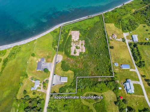 40 Schoolhouse Rd, Grosses Coques, NS, B0W1M0 | Card Image