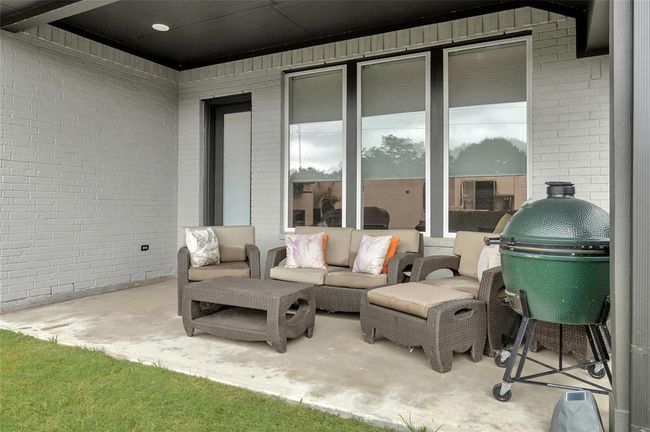 Covered Patio with Gas hook up. | Image 36