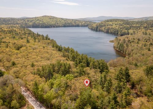 7 Cluff Ln, Bridgton, ME, 04009-4077 | Card Image