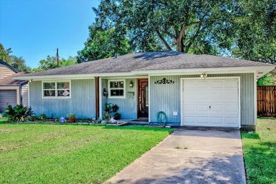 3253 North Dr, House other with 2 bedrooms, 1 bathrooms and null parking in Groves TX | Image 3