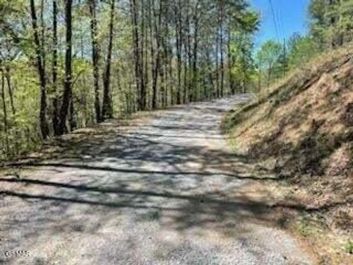 18 Castle Rise Way, Sevierville, TN, 37862-8058 | Card Image