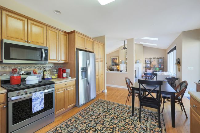 221 Course Dr, House other with 3 bedrooms, 3 bathrooms and 2 parking in Lake In The Hills IL | Image 16