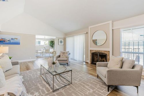 2692 Shadow Mountain Dr, San Ramon, CA, 94583-1828 | Card Image