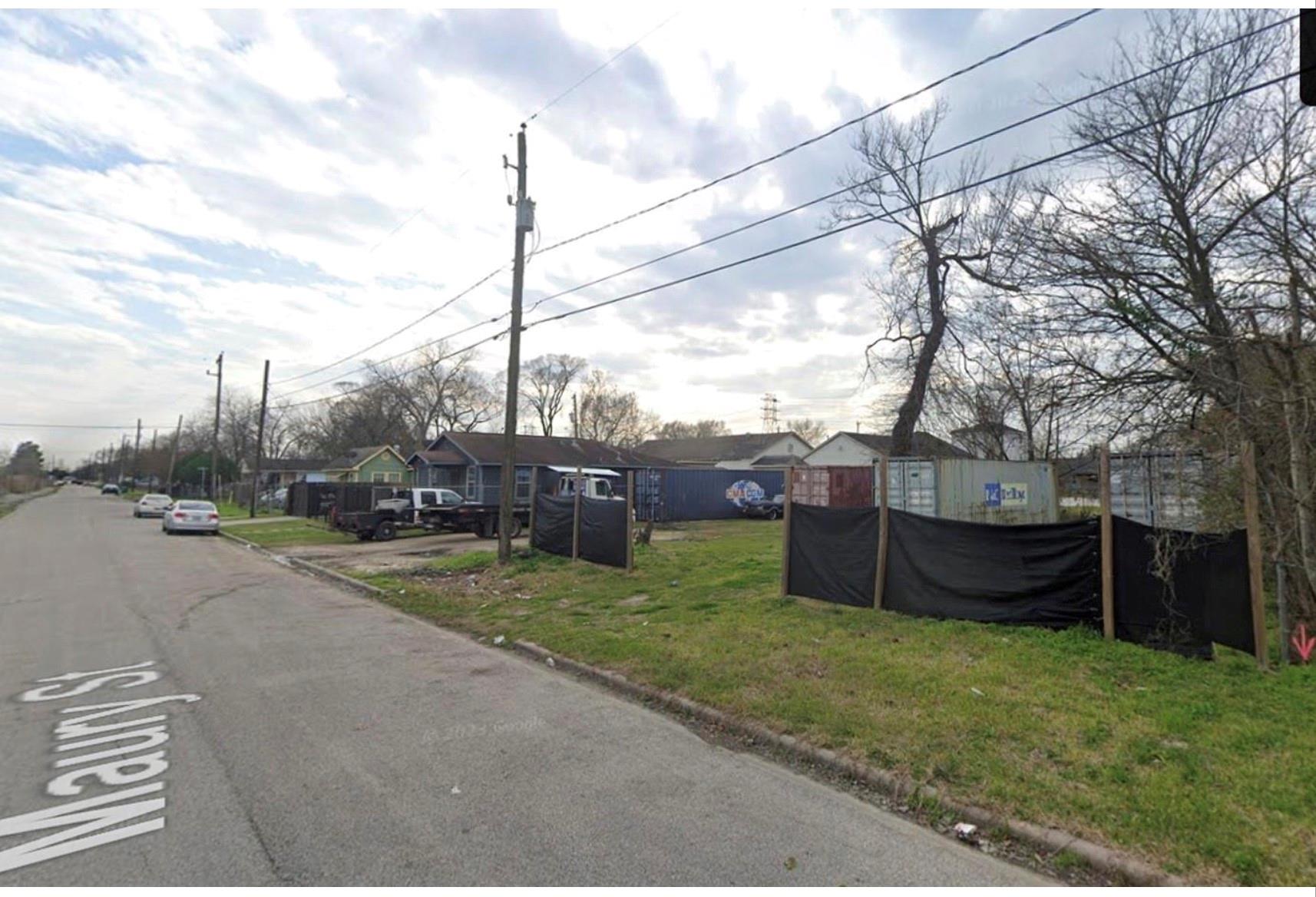 Land in Houston 3
