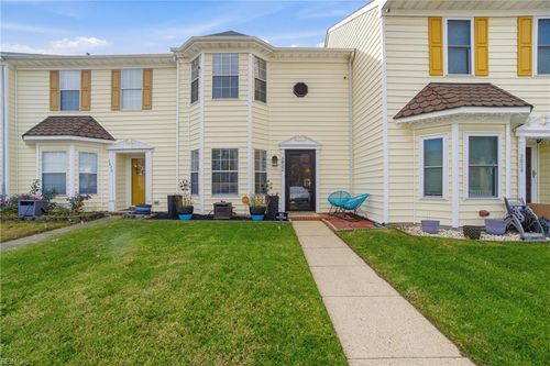 3822 Headwind Ln, Portsmouth, VA, 23703-5334 | Card Image