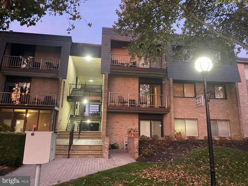 3-33 Stonehenge Cir, PIKESVILLE, MD, 21208-3252 | Card Image