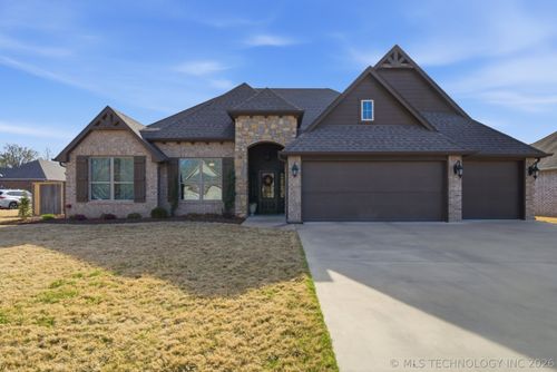1204 Fairway St, Claremore, OK, 74019-8159 | Card Image