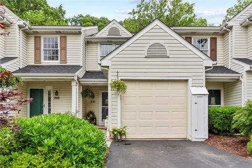 251 Commons Dr, Oakmont, PA, 15139-1188 | Card Image