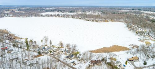 1998 Lakeview Dr, Lapeer, MI, 48446-8046 | Card Image