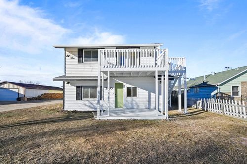 320 2nd Avenue, Newcastle, WY, 82701 | Card Image