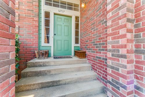 6717 Driffield Cir W, North Richland Hills, TX, 76182-4461 | Card Image