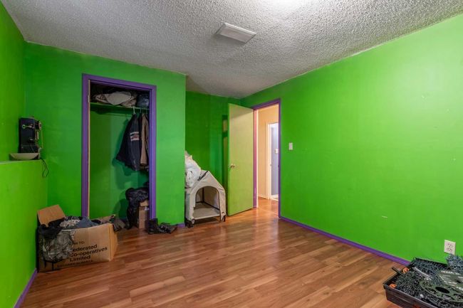 126 3 St, House other with 5 bedrooms, 2 bathrooms and 4 parking in Stirling AB | Image 25