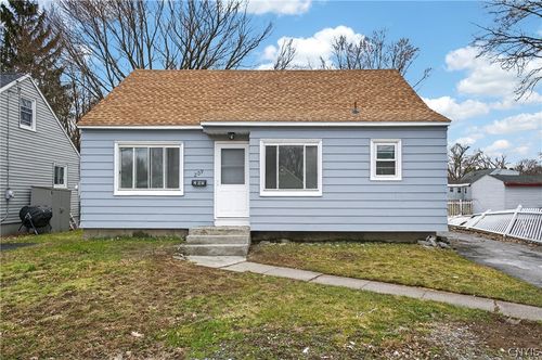 209 Northwood Dr, Syracuse, NY, 13211-1315 | Card Image