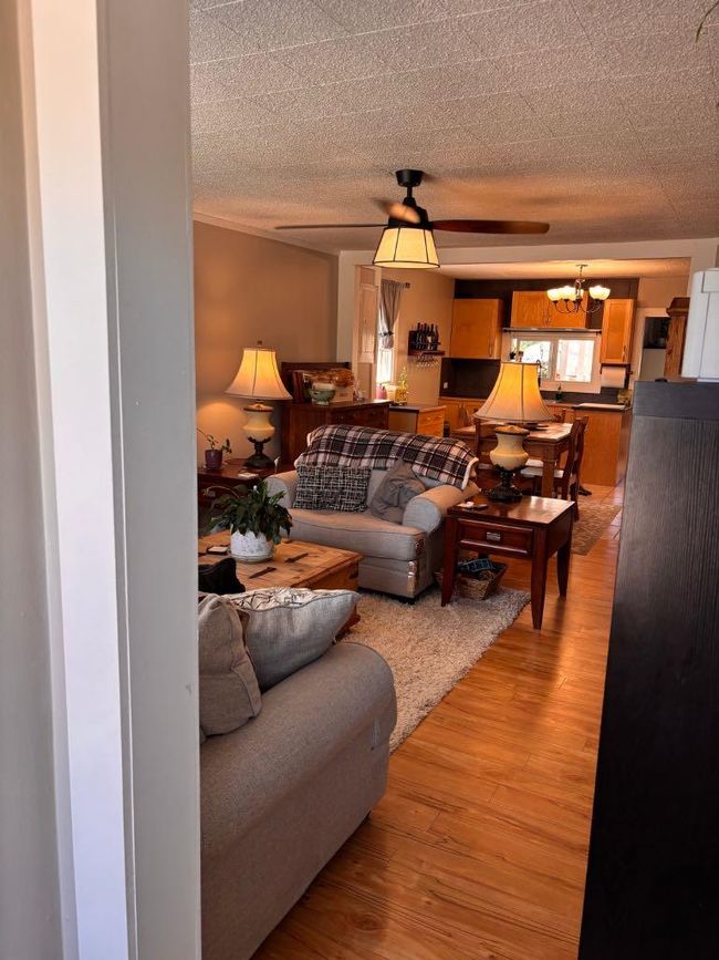 5223 3 St W, House other with 6 bedrooms, 2 bathrooms and 2 parking in Claresholm AB | Image 8