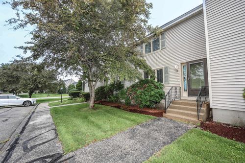 19 Eastmeadow Way, Manchester, NH, 03109-5909 | Card Image