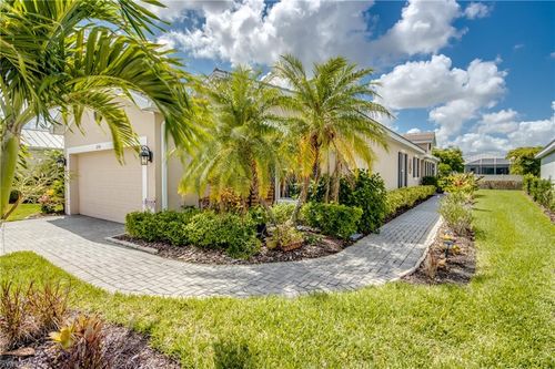 2734 Vareo Ct, CAPE CORAL, FL, 33991 | Card Image