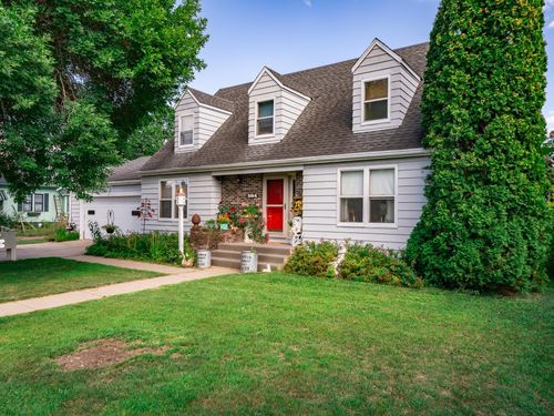 304 3rd St Ne, Little Falls, MN, 56345-2712 | Card Image