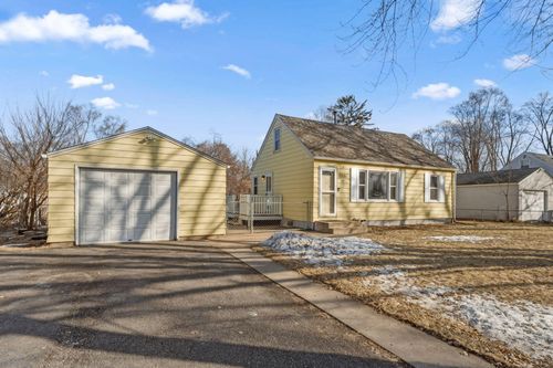 2251 Pinewood Dr, Mounds View, MN, 55112-1231 | Card Image