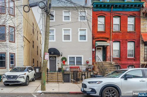 18 Brinkerhoff St, Jersey City, NJ, 07304-2972 | Card Image